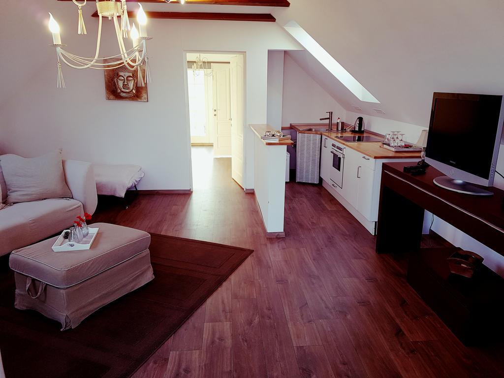 Tîrgu Secuiesc Villa Westfalia Guest House מראה חיצוני תמונה
